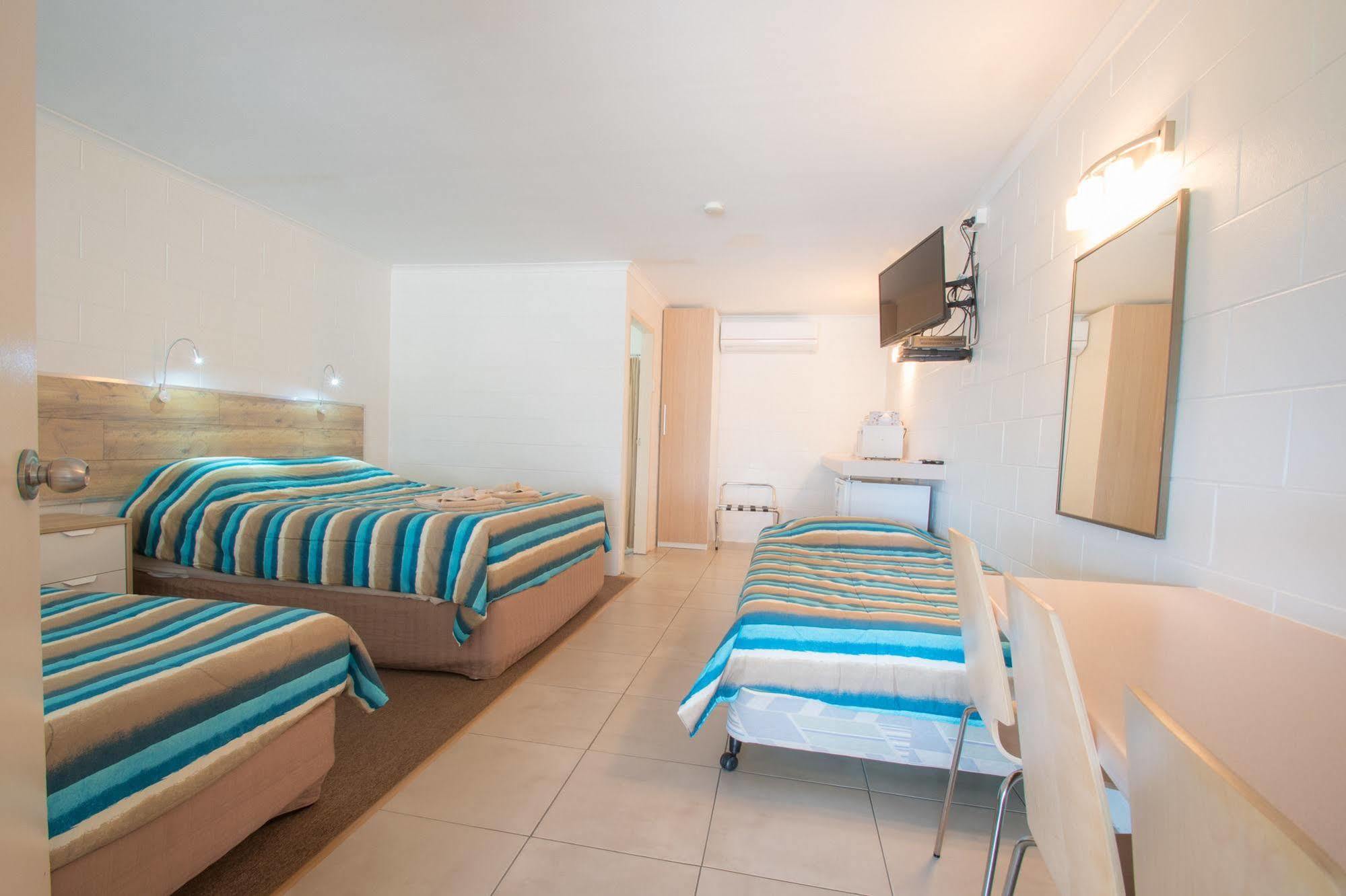A & A Motel Proserpine Esterno foto